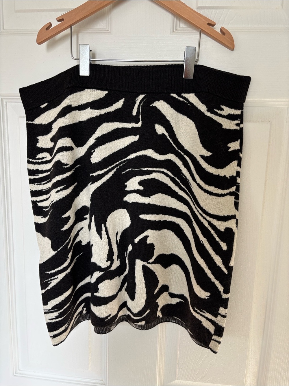 H&M Black and White Zebra-Print Pencil Skirt